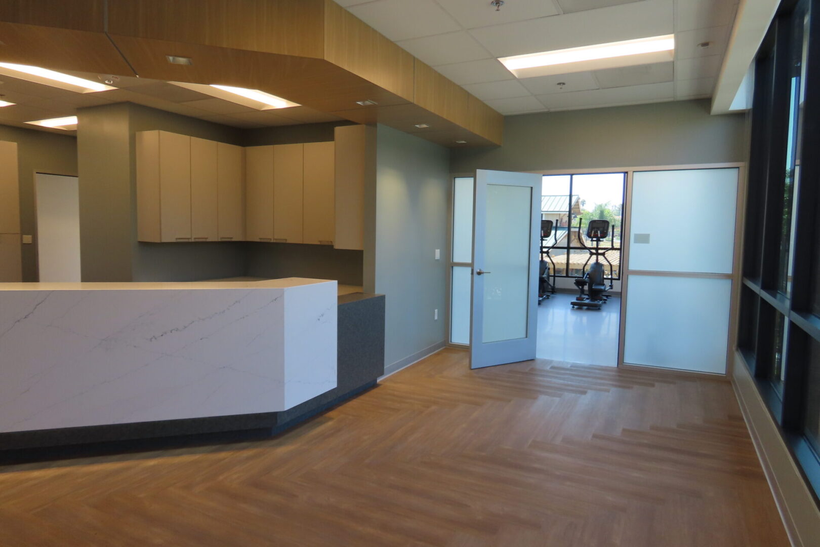 UM 777 WAITING AT PT